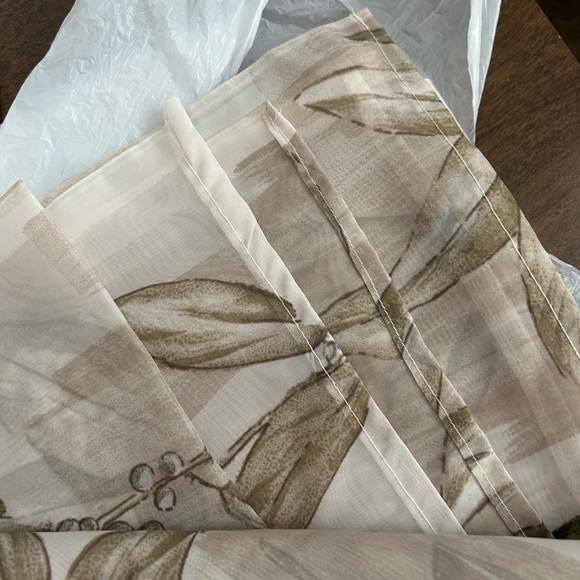 CROSCILL AUTUMN LEAVES SHEER SCARF VALANCE PANEL CURTAIN FABRIC 62 X 208 - Picture 10 of 10